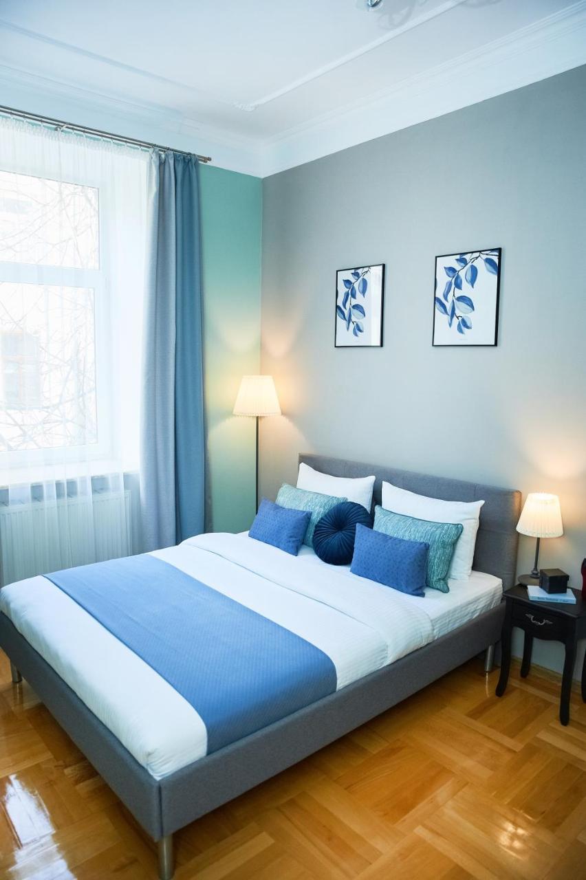 Cozy Apartment, 5Mins To Opera Lviv Exterior photo